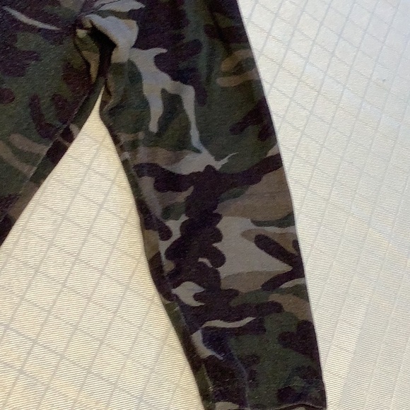 CAMOUFLAGE 2 PIECE PAJAMAS - Picture 4 of 6